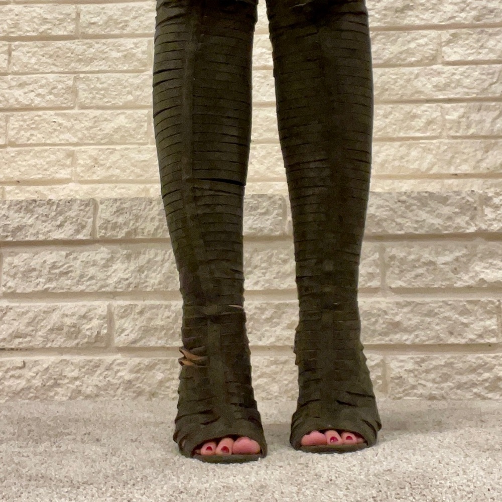 ‼️SOLD‼️ Cape Ribbon Thigh Highs